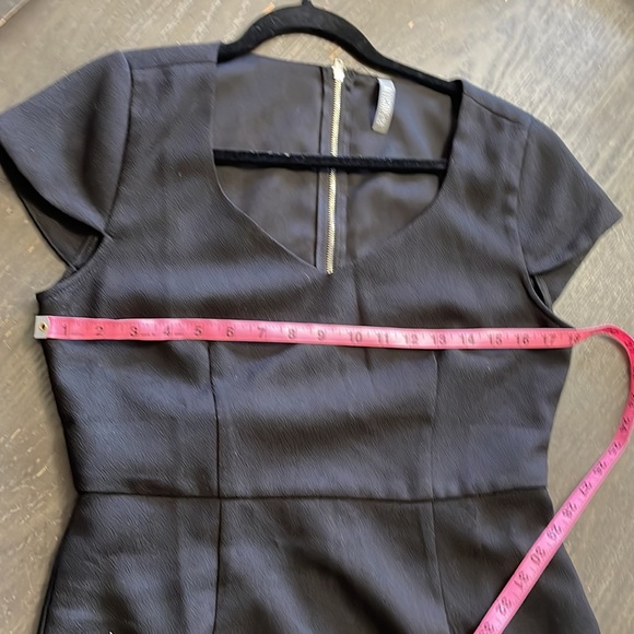 Allison joy black cuff sleeve dress. Size large - Picture 5 of 7